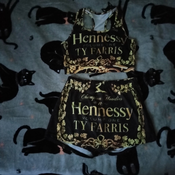Hennessy Black and Gold Two-Piece Set - Picture 1 of 7